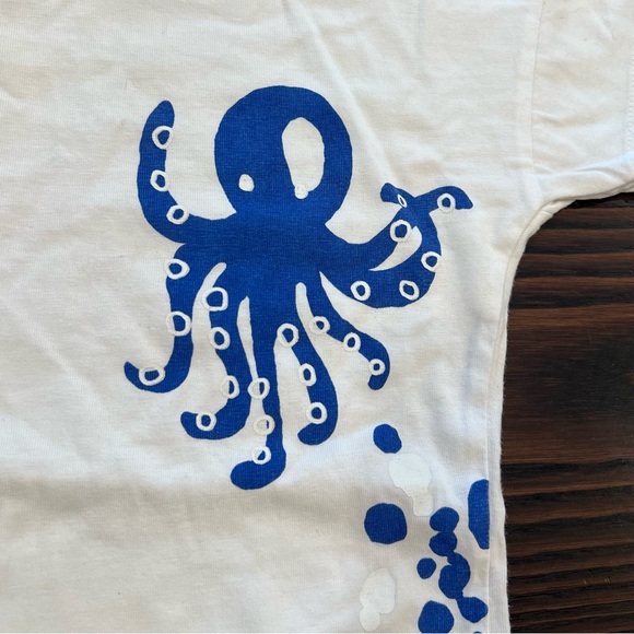 Oliver & Rain White Graphic T-Shirt with Blue Octopus 
Size: 5T - Picture 3 of 5